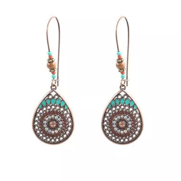 Jewelry - Vintage Style Dangle Earrings